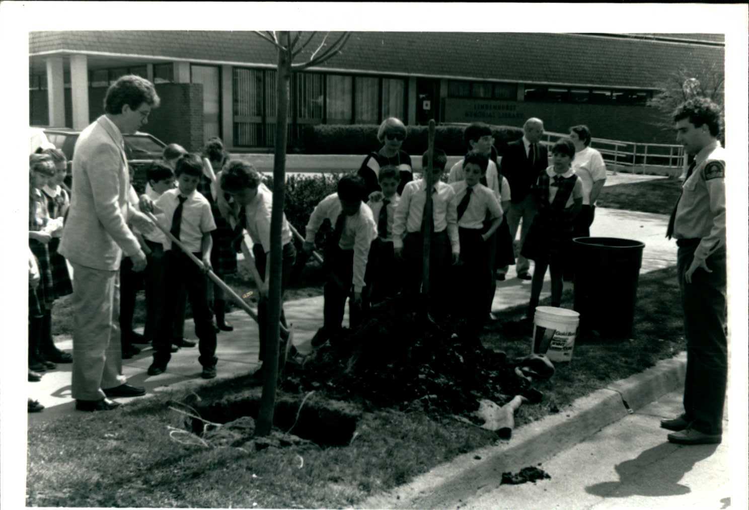 Lindenhurst Memorial Library time capsule burial. 