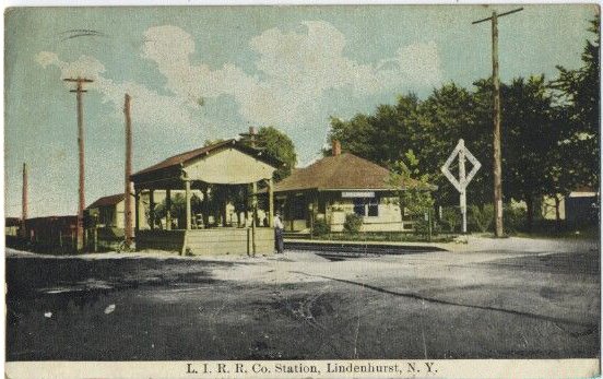 Postcard of Lindenhurst train station. 