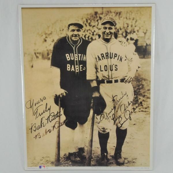 Babe Ruth and Lou Gehrig posed together. 