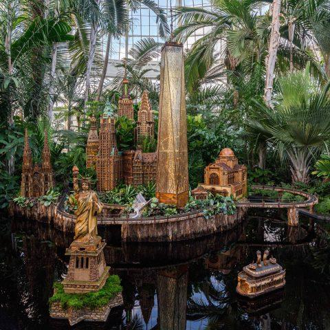 holiday train show
