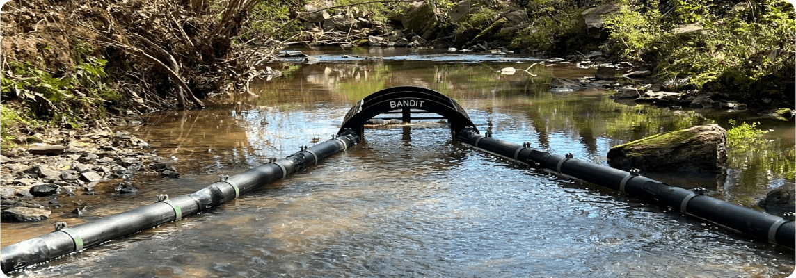 Device to passively capture floating litter and debris. 