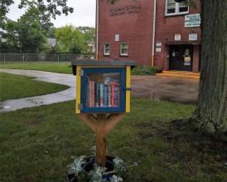 William Rall Elementary Little free library box